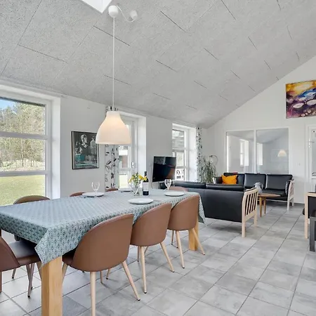 4 Bedroom Lovely In Oksbol (Syddanmark)